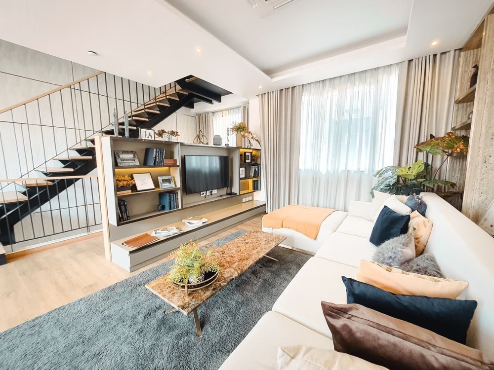 หมู่บ้านหรู มือหนึ่ง ✨ ทาวน์โฮม ไอเรส พระราม 9 / 3 ห้องนอน (ขาย), Aires Rama 9 / Townhome 3 Bedrooms (FOR SALE) TP179