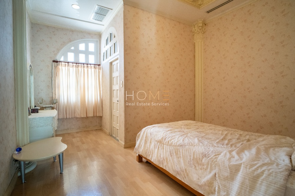 คฤหาสน์ หมู่บ้านเมืองทอง 2/2 พัฒนาการ 61 / 5 ห้องนอน (ขาย), Muang Thong Village 2/2 Pattanakarn 61 / Mansion 5 Bedrooms (FOR SALE) TIK330