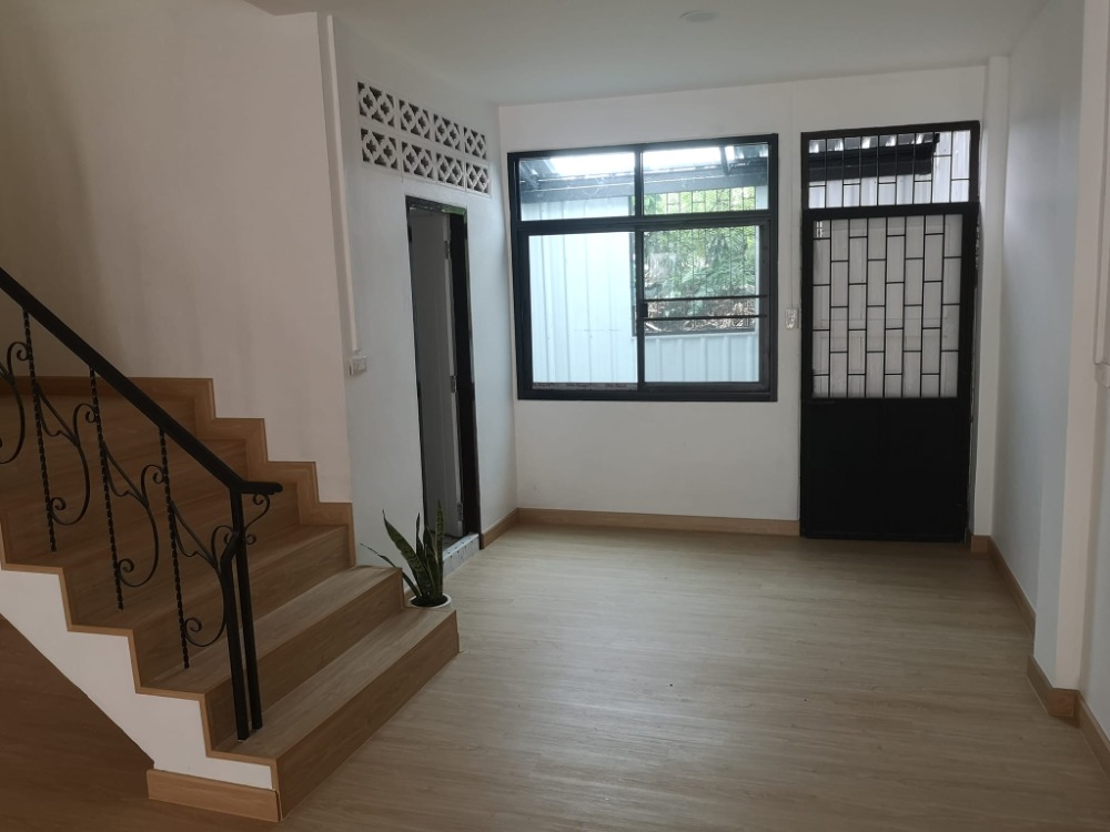 ทาวน์โฮม ถนนรัชดาภิเษก​ 3 (หลังสถานทูตจีน)​ / 2 ห้องนอน (ขาย), Townhome at Ratchadapisek 3 / 2 Bedrooms (FOR SALE) NUB449