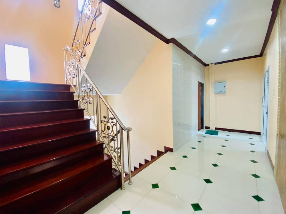 House @ Soi Nuanchan 31 / 9 Bedrooms (SALE), บ้านเดี่ยว ซอยนวลจันทร์ 31 / 9 ห้องนอน (ขาย) COF082