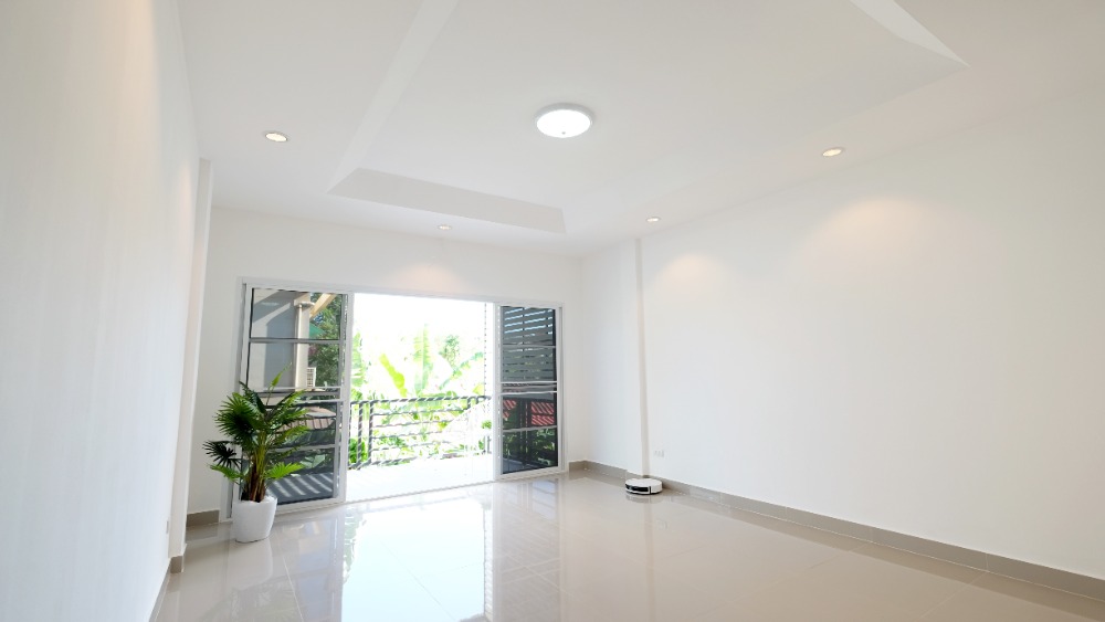 ทาวเฮ้าส์ นวลจันทร์ 31 / 5 ห้องนอน (ขาย), Townhouse @ Nuanchan 31 / 5 Bedrooms (SALE) COF023