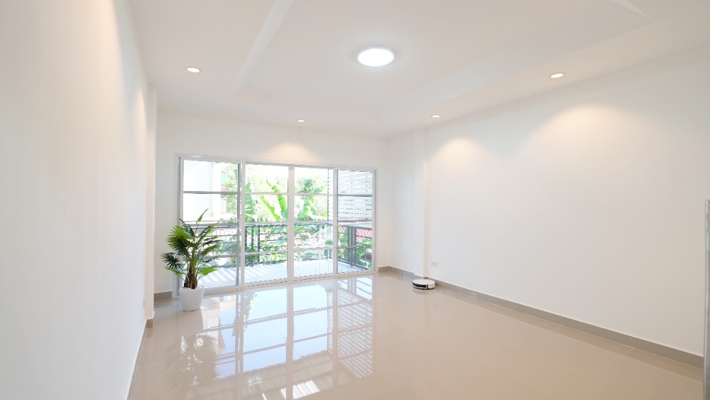 ทาวเฮ้าส์ นวลจันทร์ 31 / 5 ห้องนอน (ขาย), Townhouse @ Nuanchan 31 / 5 Bedrooms (SALE) COF023