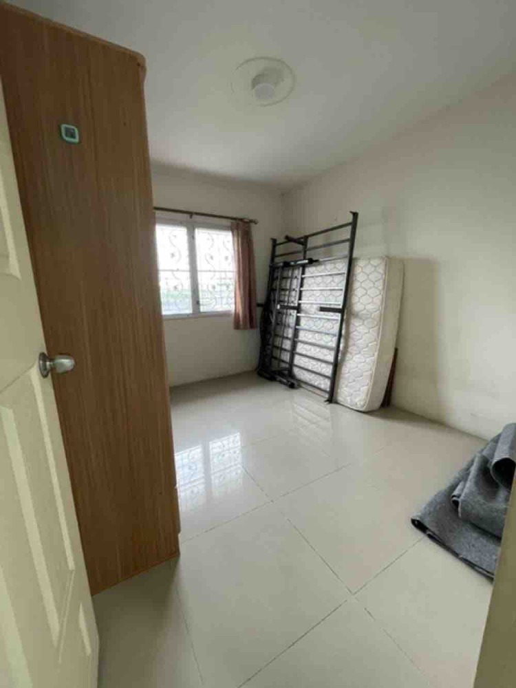 ทาวน์เฮ้าส์ ซอยสีหบุรานุกิจ 2 / 3 ห้องนอน (ขายพร้อมผู้เช่า), Townhouse Soi Sihaburanukit 2 / 3 Bedrooms (SALE WITH TENANT) COF142