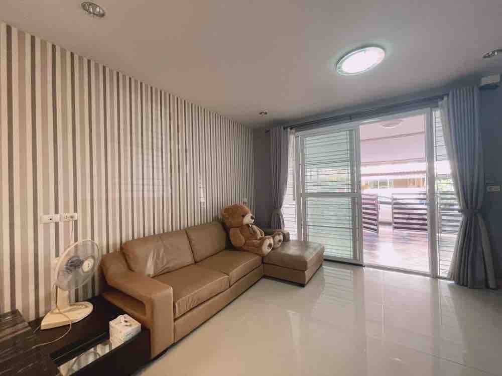 ทาวน์โฮม กัสโต้ แกรนด์ รามคำแหง / 5 ห้องนอน (ขาย), Gusto Grand Ramkhamhaeng / Townhome 5 Bedrooms (FOR SALE) COF149