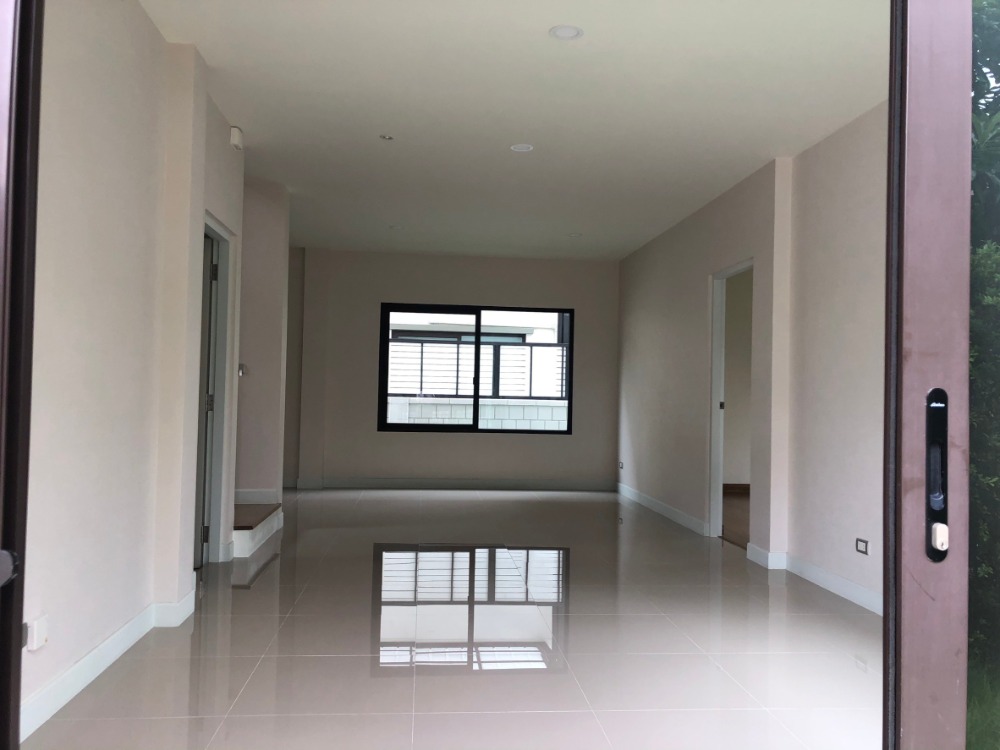 บ้านเดี่ยว เซนโทร บางนา กม.7 / 4 ห้องนอน (ขาย), Centro Bangna Km.7 / Detached House 4 Bedrooms (FOR SALE) CJ127