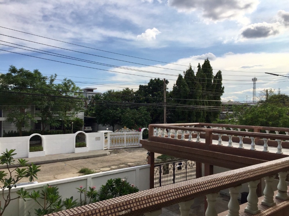 บ้านเดี่ยว หมู่บ้าน เสนานิเวศน์โครงการ 1 / 4 ห้องนอน (ขาย), Moobaan Sena Niwet Project 1 / Single House 4 Bedrooms (FOR SALE) RUK496