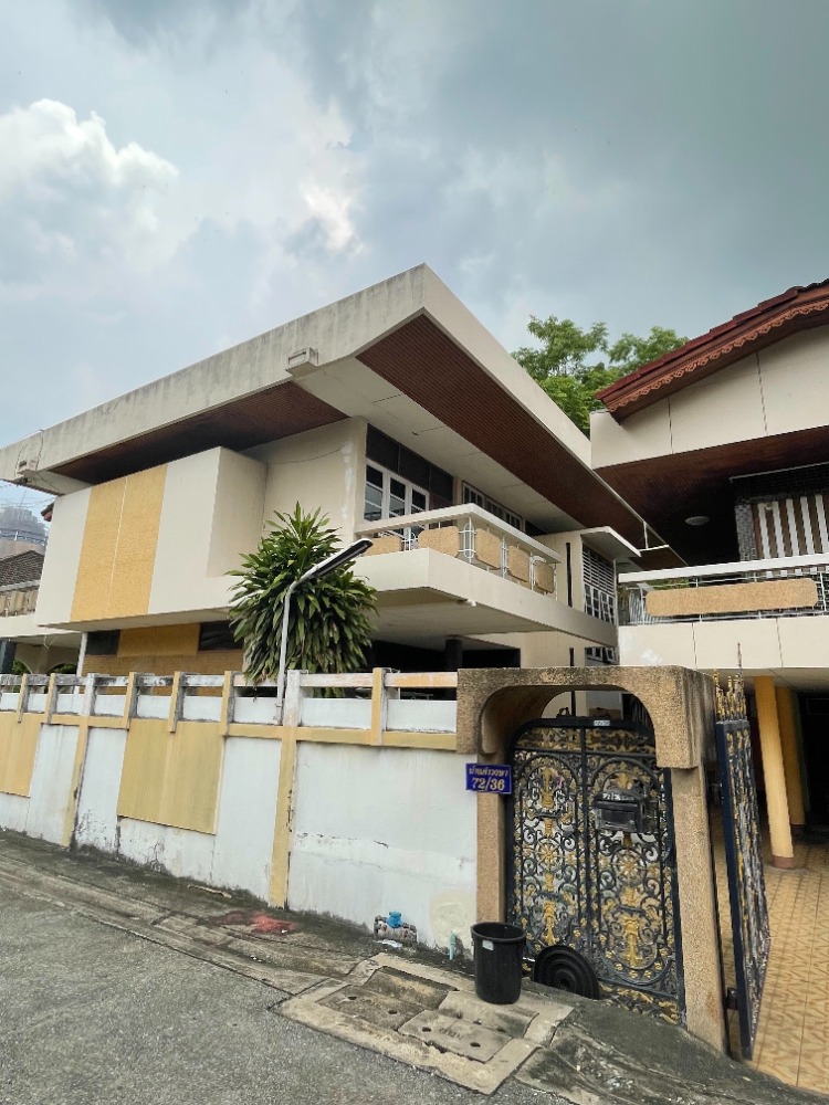 บ้านเดี่ยว อินทามระ ซอย 1 / 5 ห้องนอน (ขาย), Detached House Inthamara Soi 1 / 5 Bedrooms (FOR SALE) NUB511