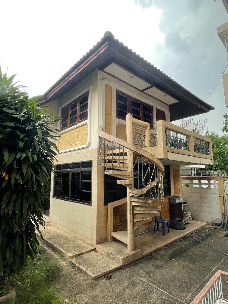 บ้านเดี่ยว อินทามระ ซอย 1 / 5 ห้องนอน (ขาย), Detached House Inthamara Soi 1 / 5 Bedrooms (FOR SALE) NUB511