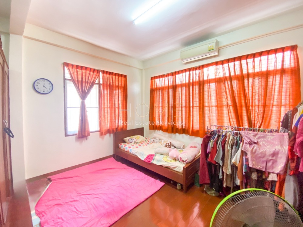 ตึกแถว ซอยอยู่ดี / 2 ห้องนอน (ขาย), Commercial Building Yu Di Alley / 2 Bedrooms (FOR SALE) NUT696