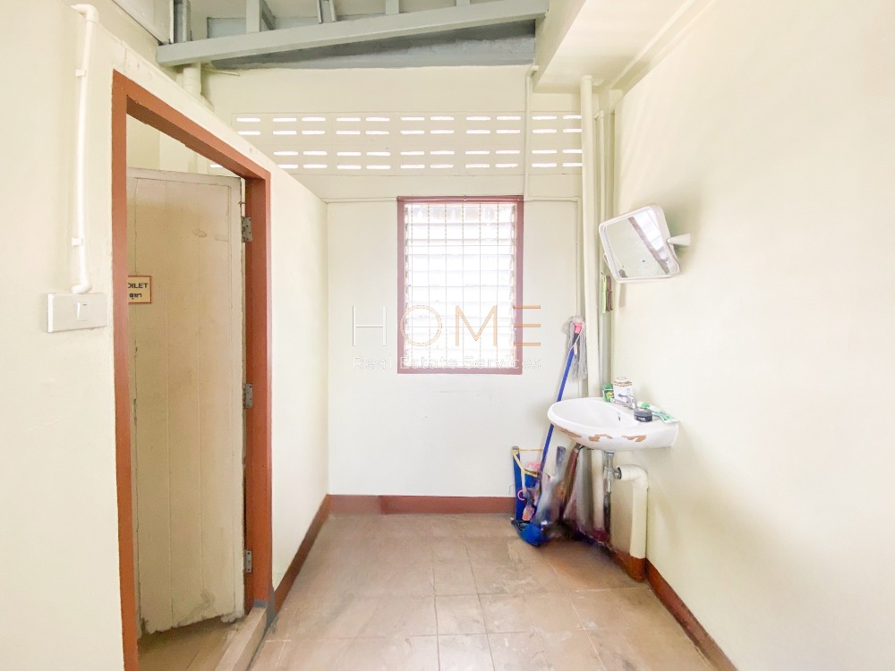 ตึกแถว ซอยอยู่ดี / 2 ห้องนอน (ขาย), Commercial Building Yu Di Alley / 2 Bedrooms (FOR SALE) NUT696