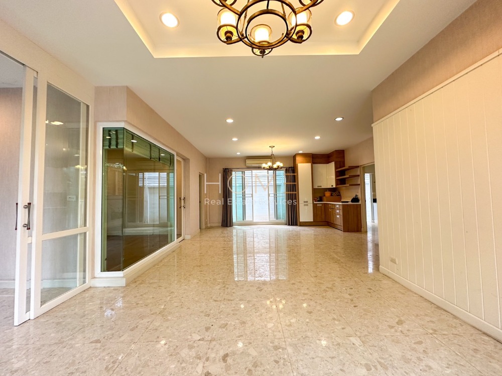 บ้านเดี่ยว แกรนด์ บางกอก บูเลอวาร์ด วิภาวดี / 3 ห้องนอน (ขาย), Grand Bangkok Boulevard Vibhavadi / Detached House 3 Bedrooms (FOR SALE) STONE626