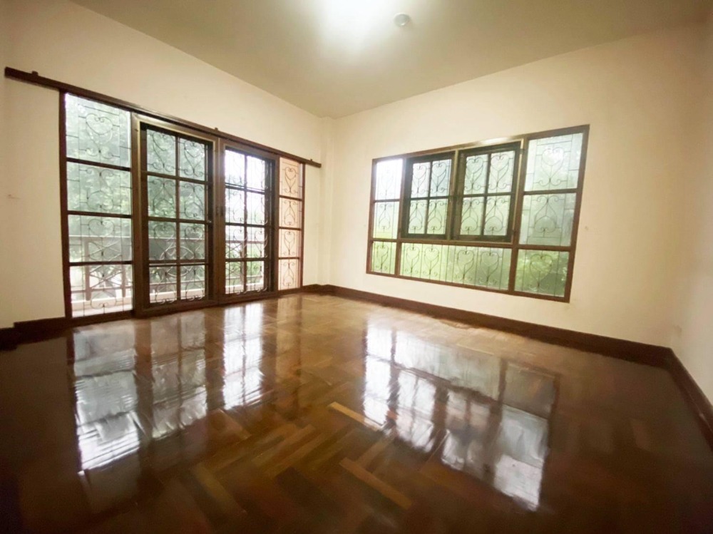 บ้านเดี่ยว ประดิพัทธิ์ซอย 3 / 5 ห้องนอน (ขาย), Detached House Pradipat Soi 3 / 5 Bedrooms (FOR SALE) PLOYW185