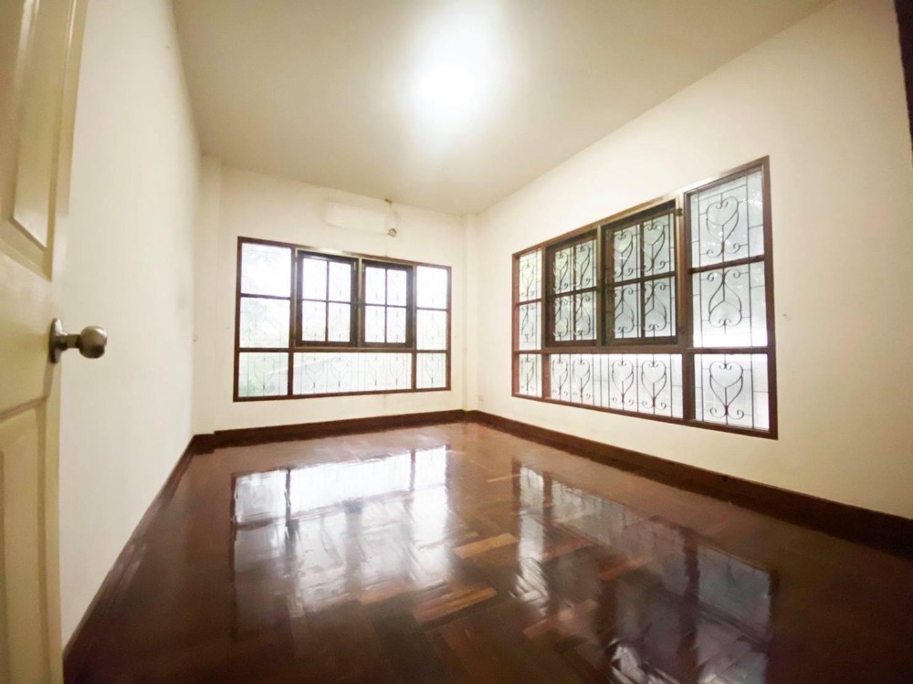 บ้านเดี่ยว ประดิพัทธิ์ซอย 3 / 5 ห้องนอน (ขาย), Detached House Pradipat Soi 3 / 5 Bedrooms (FOR SALE) PLOYW185