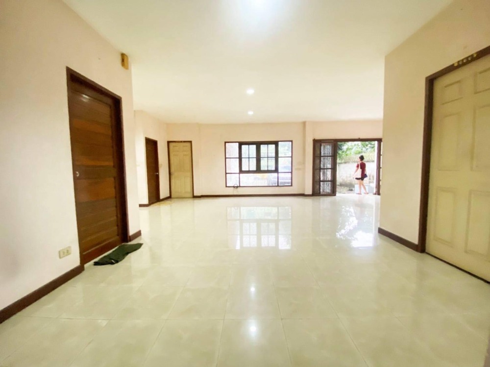 บ้านเดี่ยว ประดิพัทธิ์ซอย 3 / 5 ห้องนอน (ขาย), Detached House Pradipat Soi 3 / 5 Bedrooms (FOR SALE) PLOYW185