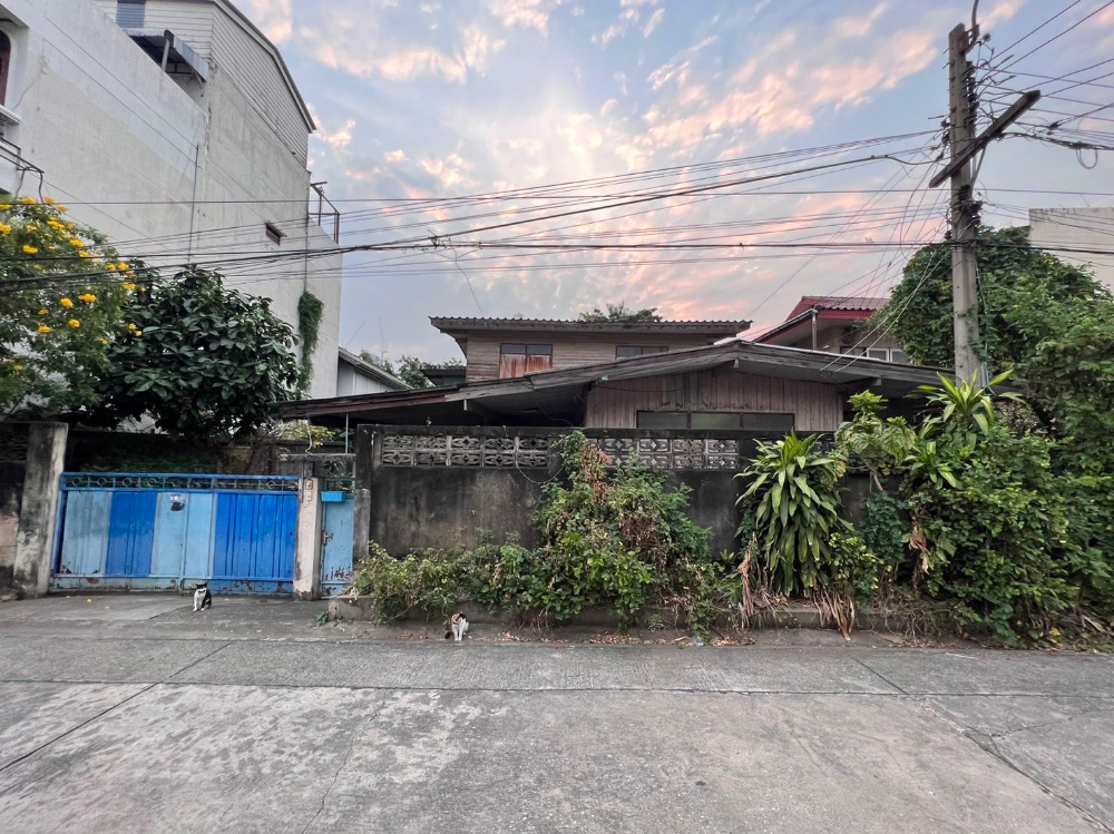 ที่ดิน พหลโยธิน 24 / 101 ตารางวา (ขาย), Land Phahonyothin 24 / 404 Sqare Metre (FOR SALE) MEAW266