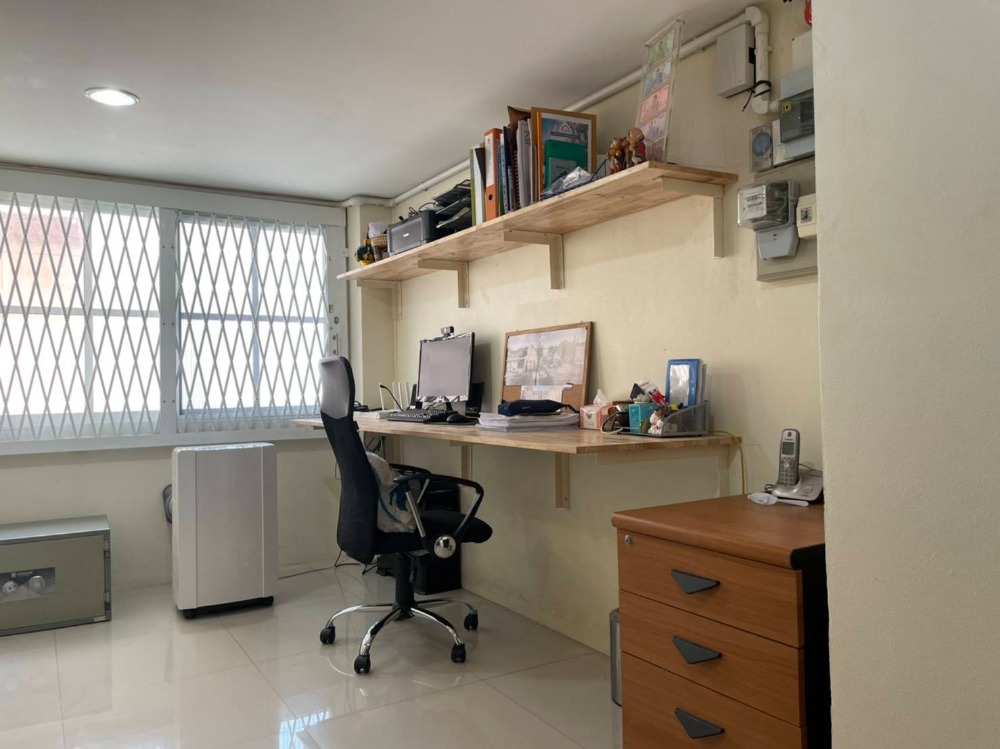 โฮมออฟฟิศ ใกล้ BTS ศรีลาซาล / 4 ห้องนอน (ขาย), Home Office near Si La Salle BTS Station / 4 Bedrooms (FOR SALE) CJ199