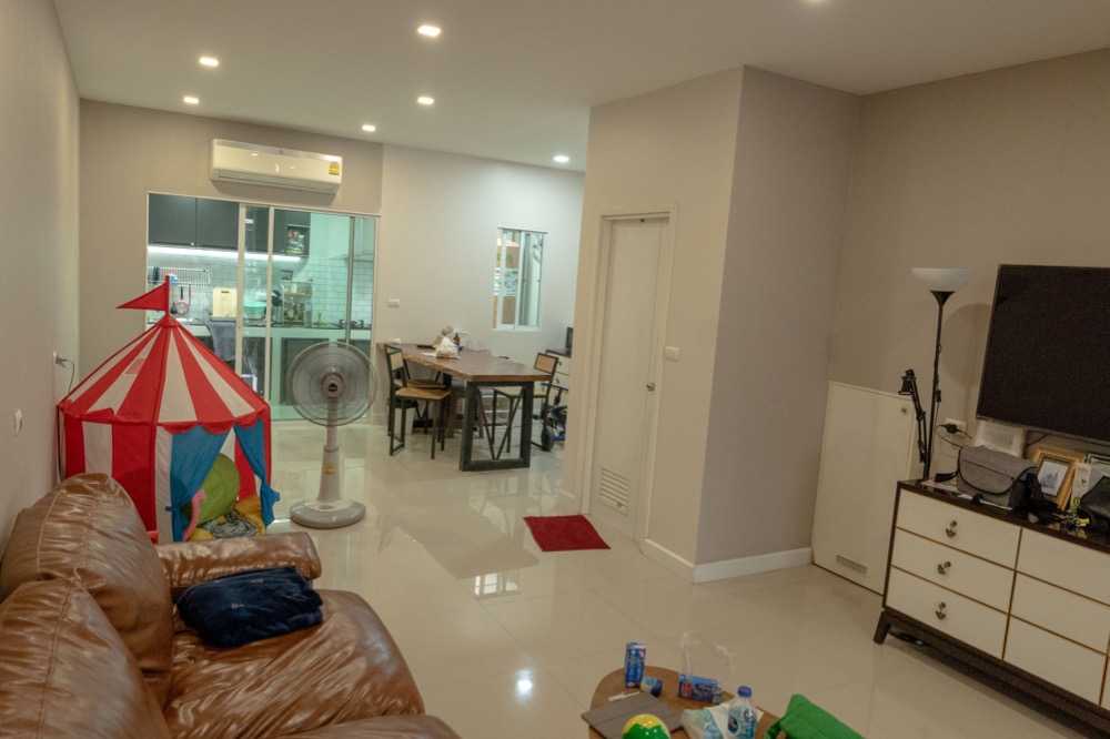 ทาวน์โฮม พาทิโอ บางนา - วงแหวน / 4 ห้องนอน (ขาย), Patio Bangna - Wongwaen / Townhome 4 Bedrooms (FOR SALE) CJ202