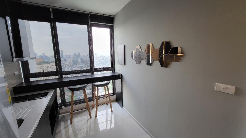 Rhythm Sukhumvit 44/1 / 1 Bedroom (SALE WITH TENANT), ริธึ่ม สุขุมวิท 44/1 / 1 ห้องนอน (ขายพร้อมผู้เช่า) HL1319