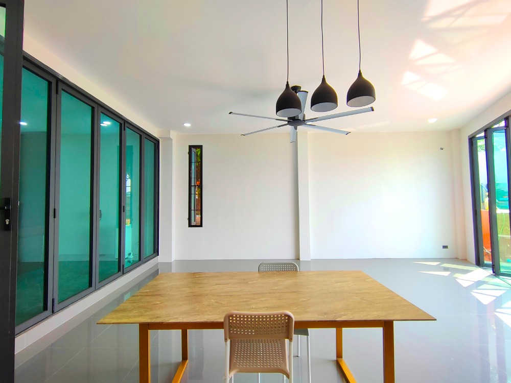 โฮมออฟฟิศ ถนนเทพรักษ์ 36 / 3 ห้องนอน (ขาย), Home Office Theparak 36 / 3 Bedrooms (FOR SALE) TAN023