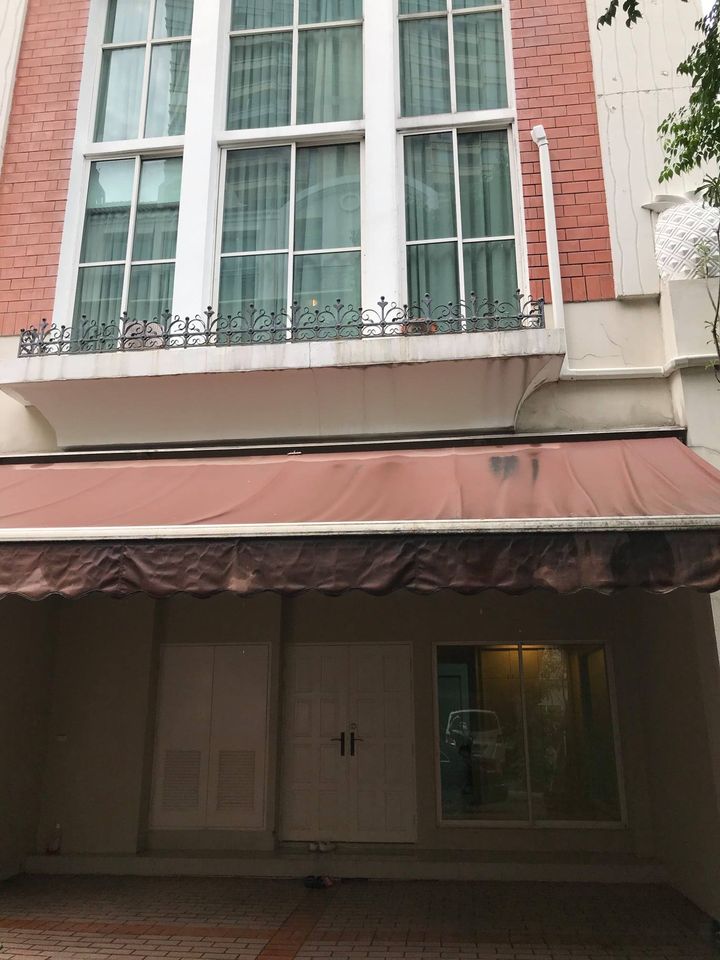 ทาวน์โฮม บ้านกลางกรุง ทองหล่อ / 4 ห้องนอน (ขาย), Baan Klang Krung Thonglor / Townhome 4 Bedrooms (FOR SALE) PALM704