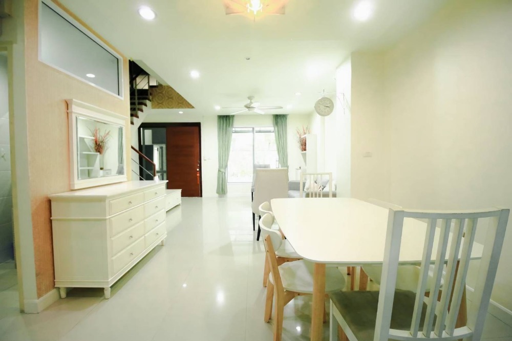 ธนาพัฒน์ เฮ้าส์ สาทร - นราธิวาส / 3 ห้องนอน (ขาย), Thanapat Haus Sathorn - Narathiwas / 3 Bedrooms (SALE) NUT774