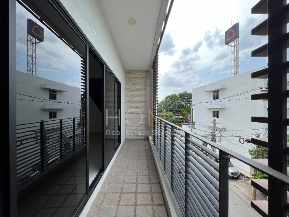 ทาวน์เฮ้าส์ ลาดพร้าว 101 แยก 46 / 5 ห้องนอน (ขาย), Townhouse Ladprao 101 Yaek 46 / 5 Bedrooms (FOR SALE) RUK620