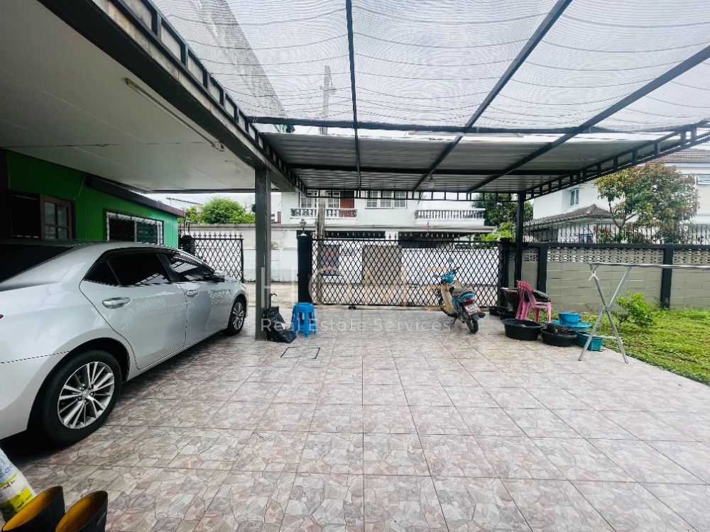 บ้านเดี่ยว ซอยสตรีวิทยา 2 แยก 10 / 4 ห้องนอน (ขาย), Detached House Soi Satri Witthaya 2 Yaek 10 / 4 Bedrooms (FOR SALE) RUK626