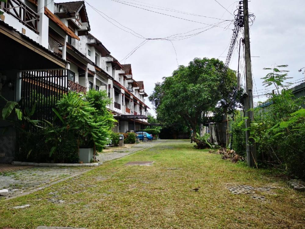 ทาวน์โฮม อ่อนนุช 21/1 / 4 ห้องนอน (ขาย), Townhome Onnut 21/1 / 4 Bedrooms (FOR SALE) HL1369