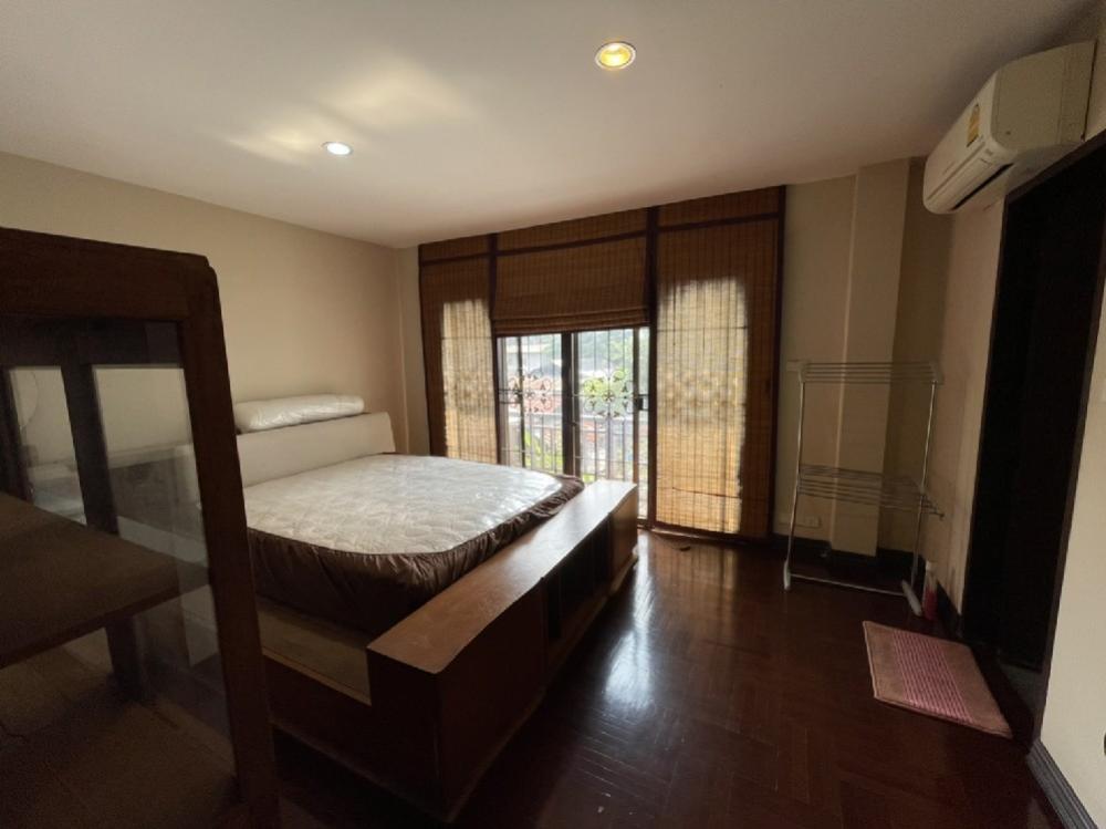 ทาวน์โฮม อ่อนนุช 21/1 / 4 ห้องนอน (ขาย), Townhome Onnut 21/1 / 4 Bedrooms (FOR SALE) HL1369