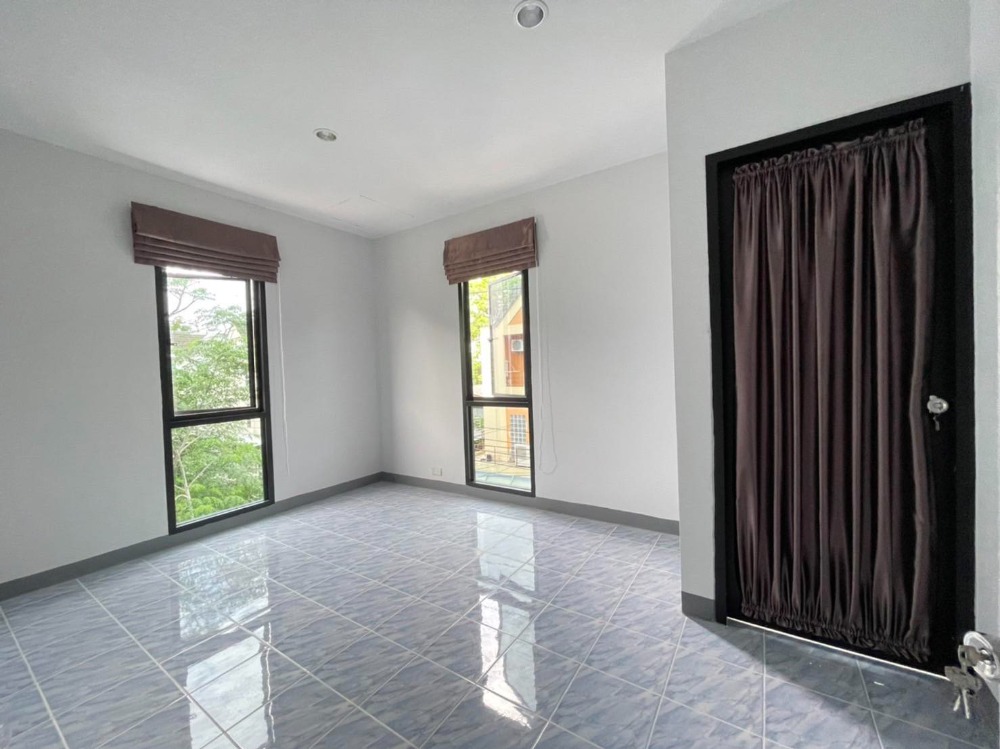 ทาวน์โฮม บ้านแสงอรุณ เฉลิมพระเกียรติ ร.9 / 3 ห้องนอน (ขาย), Baan Saeng Arun / Townhome 3 Bedrooms (FOR SALE) CJ294