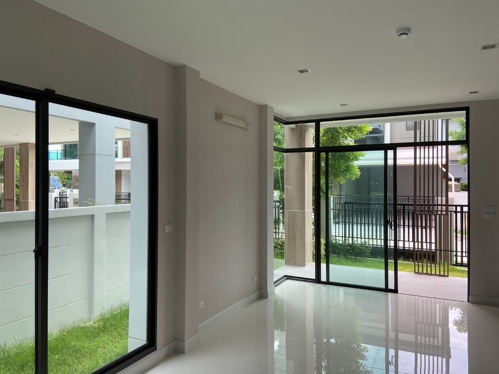 บ้านเดี่ยว บางกอก บูเลอวาร์ด ศรีนครินทร์ - บางนา / 3 ห้องนอน (ขาย), Bangkok Boulevard Srinakarin - Bangna / Detached House 3 Bedrooms (FOR SALE) PUY002