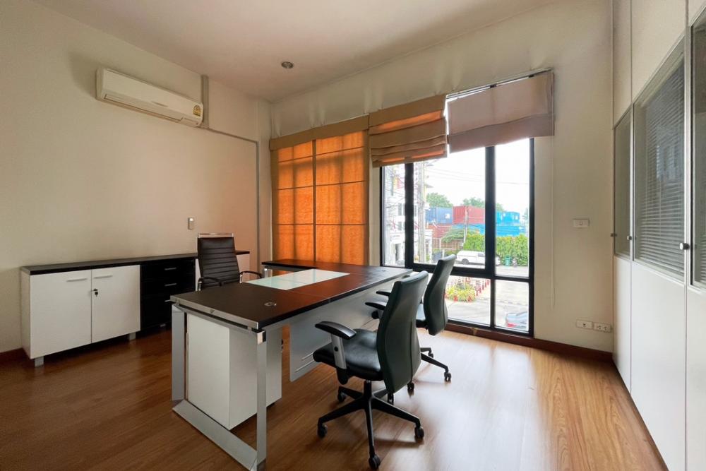 โฮมออฟฟิศ บ้านกลางกรุง ออฟฟิศ พาร์ค บางนา / 4 ชั้น (ขาย), Baan Klang Krung Office Park Bangna / 4 Storey (FOR SALE) PUY008