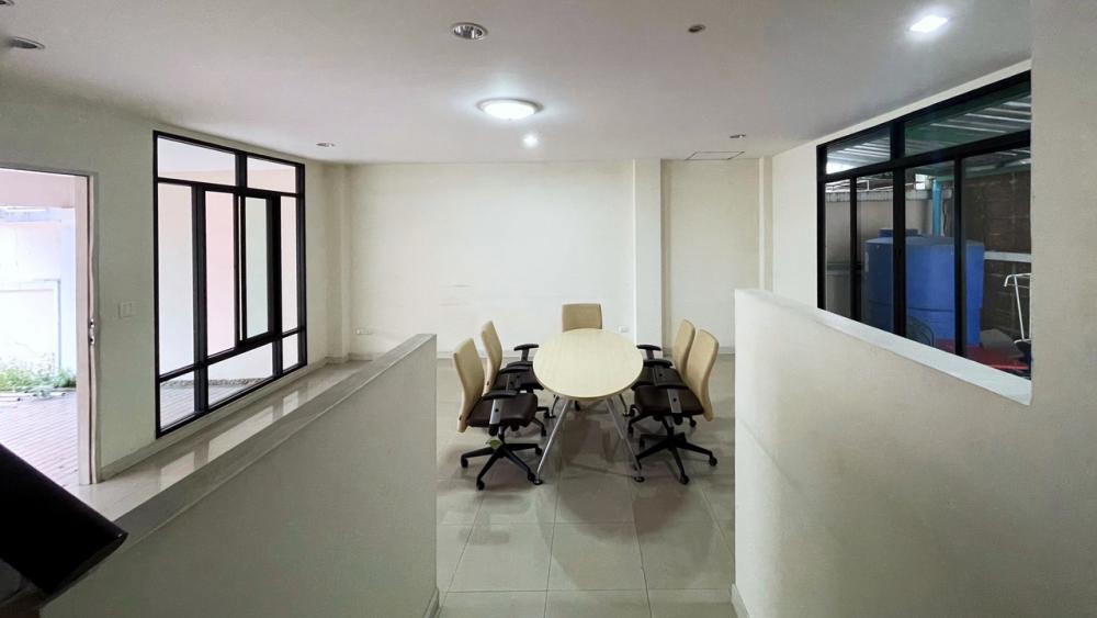 โฮมออฟฟิศ บ้านกลางกรุง ออฟฟิศ พาร์ค บางนา / 4 ชั้น (ขาย), Baan Klang Krung Office Park Bangna / 4 Storey (FOR SALE) PUY008