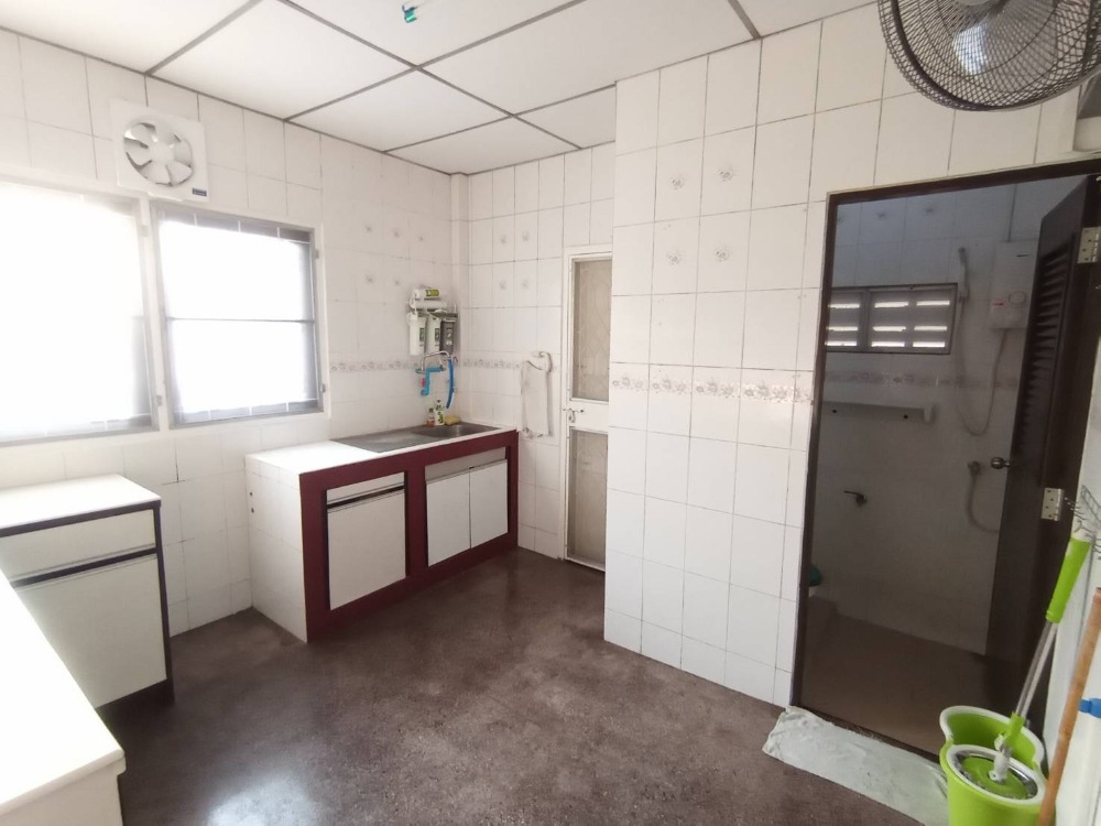 บ้านเดี่ยว โชคชัย 4 ซอย 36 / 3 ห้องนอน (ขาย), Detached House Chokchai 4 Soi 36 / 3 Bedrooms (FOR SALE) RUK428