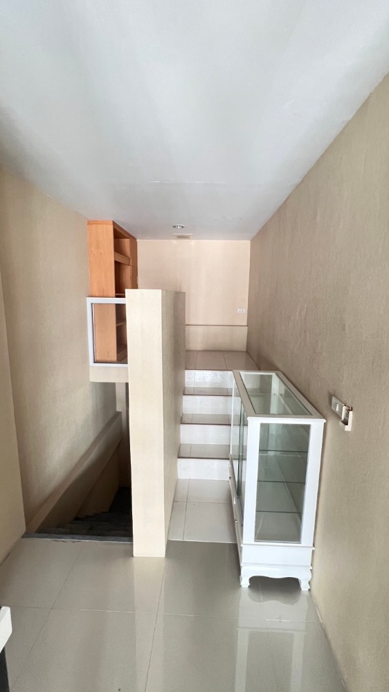 โฮมออฟฟิศ นาคนิวาส 27 / 4 ชั้น (ขาย), Home Office Nakniwat 27 / 4 Storey (FOR SALE) RUK648