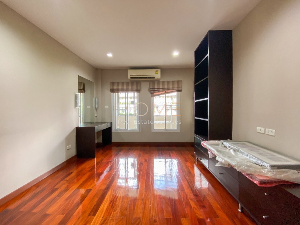 บ้านกลางกรุง แกรนด์ เวียนนา พระราม 3 / 3 ห้องนอน (ขาย), Baan Klang Krung Grande Vienna Rama 3 / 3 Bedrooms (SALE) NUT850