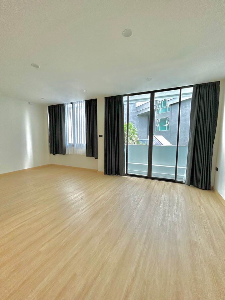 ทาวน์โฮม สาทร ซอย 21 / 6 ห้องนอน (ขาย), Townhome Sathorn Soi 21 / 6 Bedrooms (SLAE) DO186