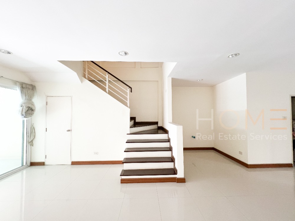 ทาวน์โฮม แกรนด์ เดอ วิลล์ ศรีนครินทร์ / 4 ห้องนอน (ขาย), Grand De Ville Srinakarin / Townhome 4 Bedrooms (FOR SALE) PUY171