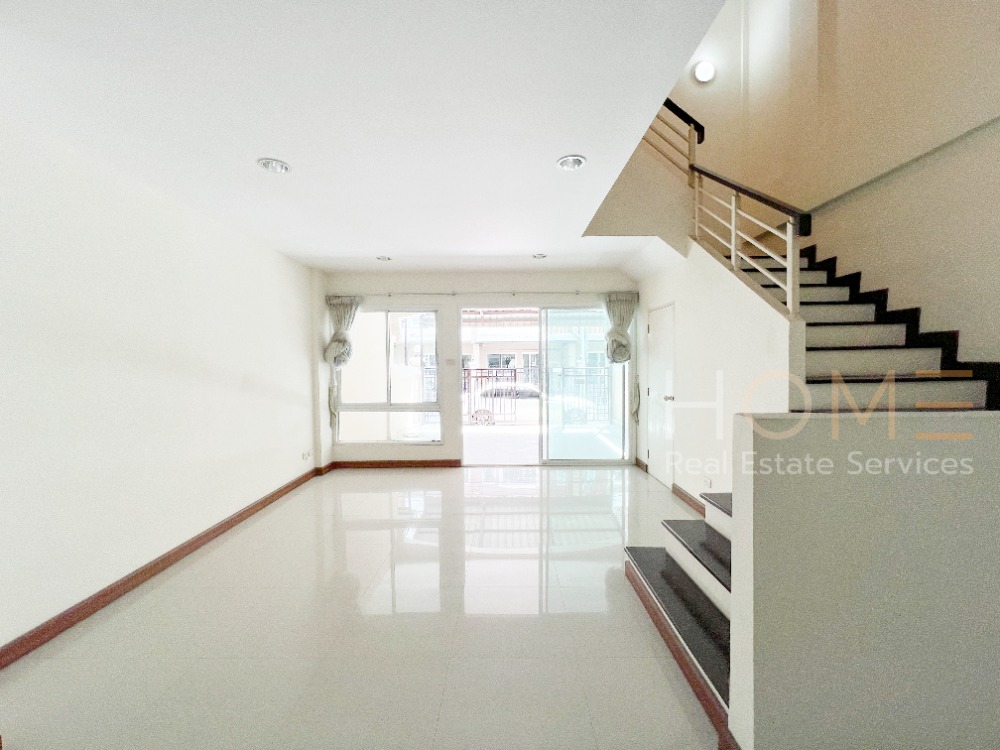 ทาวน์โฮม แกรนด์ เดอ วิลล์ ศรีนครินทร์ / 4 ห้องนอน (ขาย), Grand De Ville Srinakarin / Townhome 4 Bedrooms (FOR SALE) PUY171