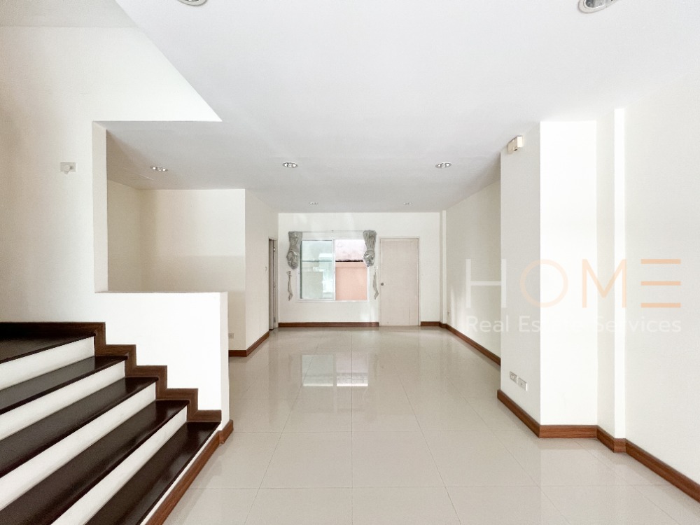 ทาวน์โฮม แกรนด์ เดอ วิลล์ ศรีนครินทร์ / 4 ห้องนอน (ขาย), Grand De Ville Srinakarin / Townhome 4 Bedrooms (FOR SALE) PUY171