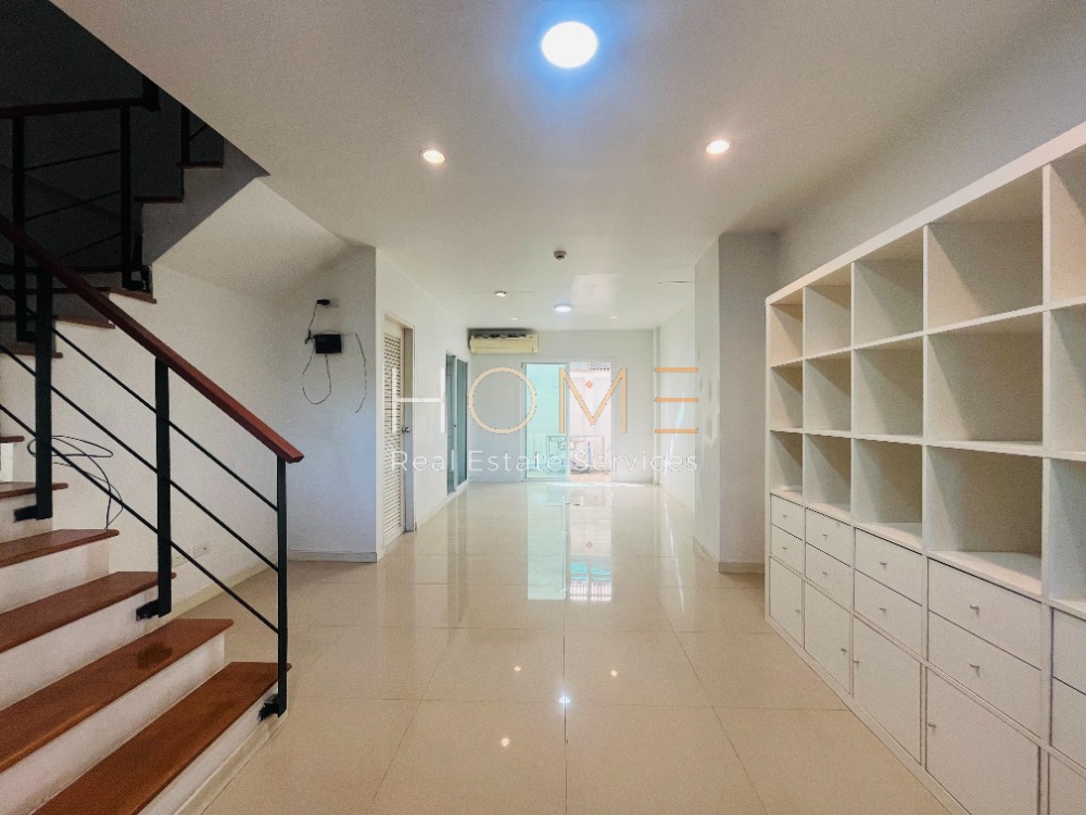 โฮมออฟฟิศ นาคนิวาส 48 / 3 ห้องนอน (ขาย), Home Office Nakniwat 48 / 3 Storey (FOR SALE) RUK686