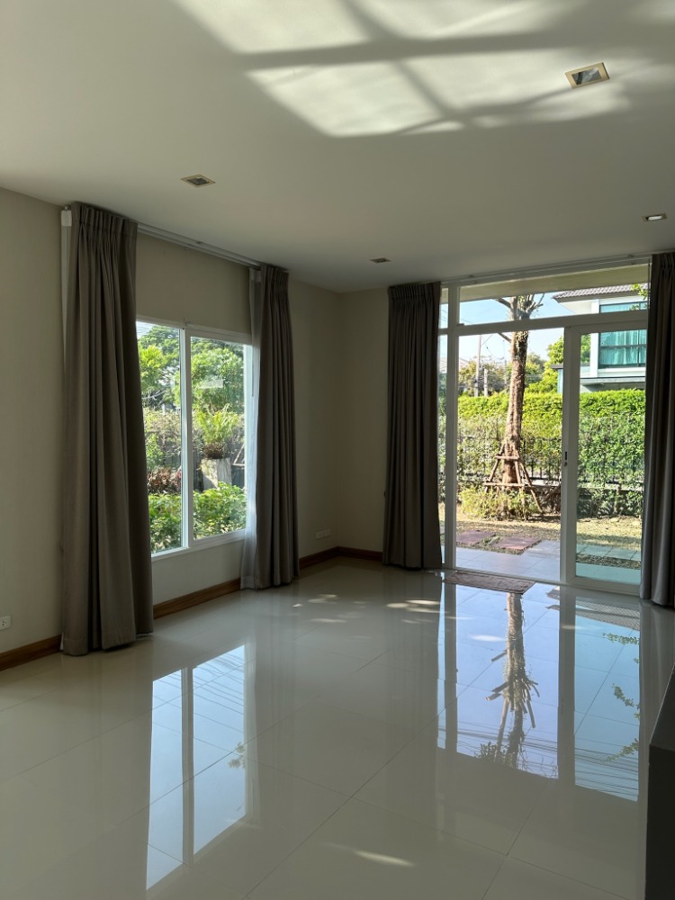 บ้านเดี่ยว วรารมย์ พรีเมี่ยม วัชรพล - จตุโชติ / 4 ห้องนอน (ขาย), Vararom Premium Watcharapol - Chatuchot / Detached House 4 Bedrooms (FOR SALE) TAN546