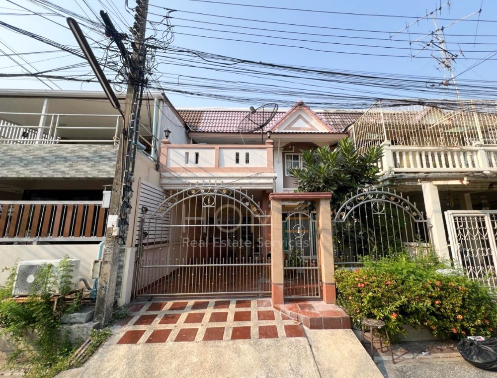 ทาวน์เฮ้าส์ รุ่งเจริญ ซอยวชิรธรรมสาธิต 21 / 5 ห้องนอน (ขาย), Rung Charoen Soi Wachiratham Sathit 21 / Townhouse 5 Bedrooms (FOR SALE) PUY238