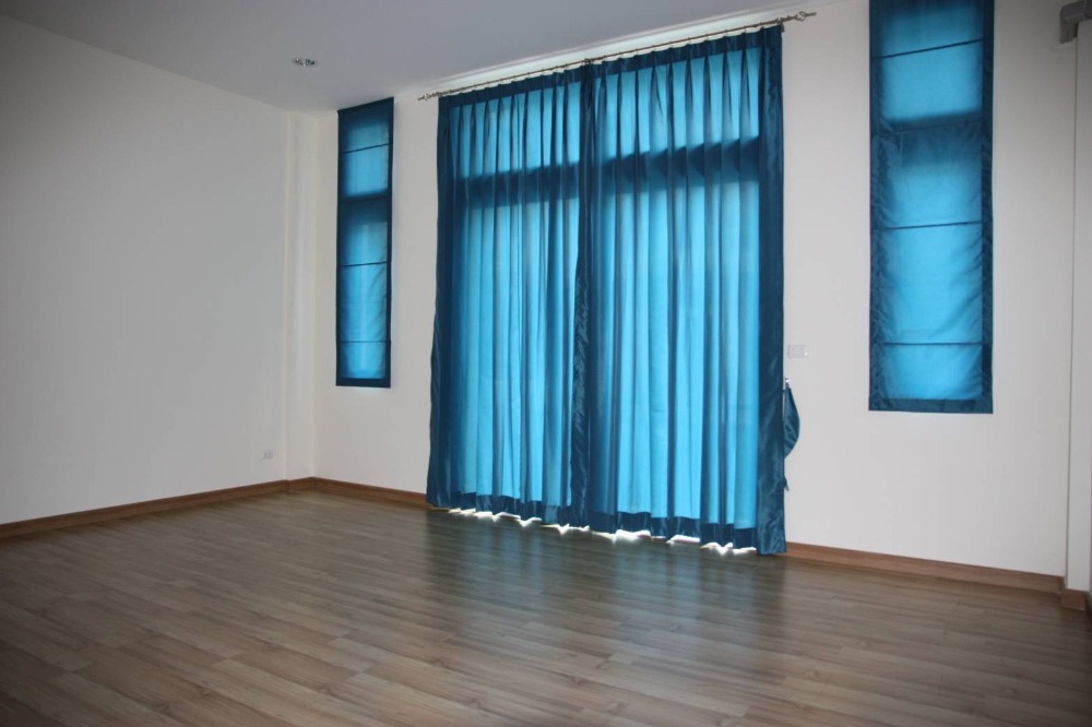 ทาวน์โฮม พรีเมี่ยมเพลส 5 ถนนนวลจันทร์ / 3 ห้องนอน (ขาย), Premium Place 5 Nuanchan / Townhome 3 Bedrooms (FOR SALE) RUK439