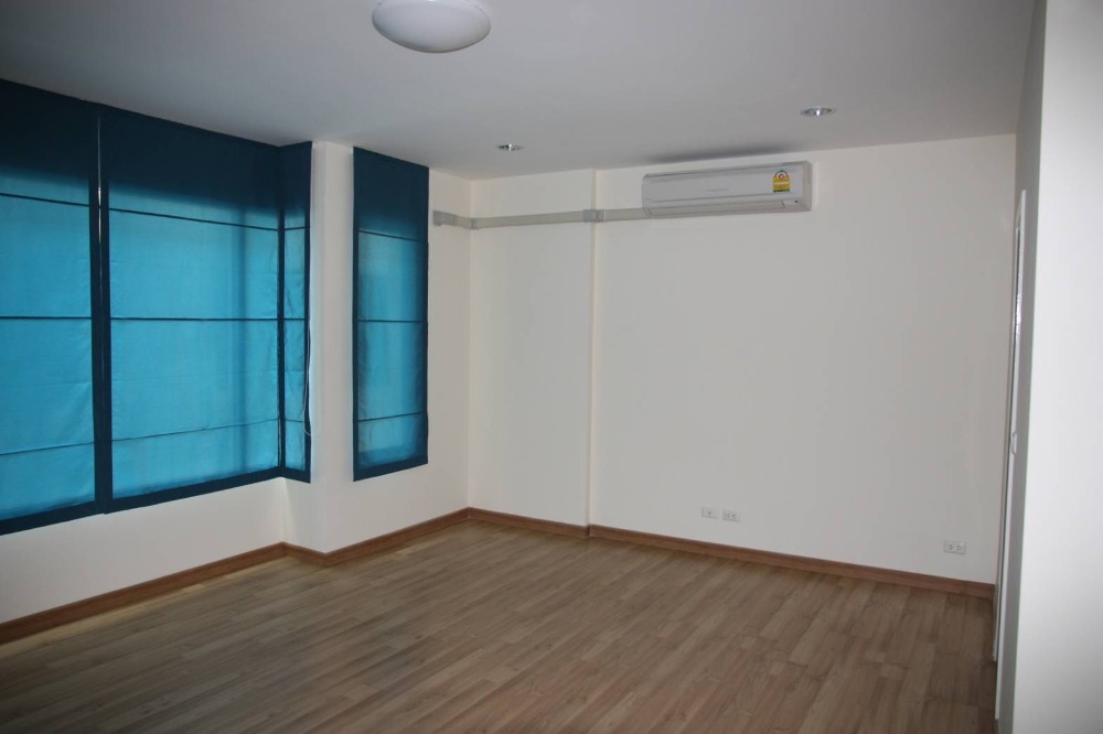 ทาวน์โฮม พรีเมี่ยมเพลส 5 ถนนนวลจันทร์ / 3 ห้องนอน (ขาย), Premium Place 5 Nuanchan / Townhome 3 Bedrooms (FOR SALE) RUK439