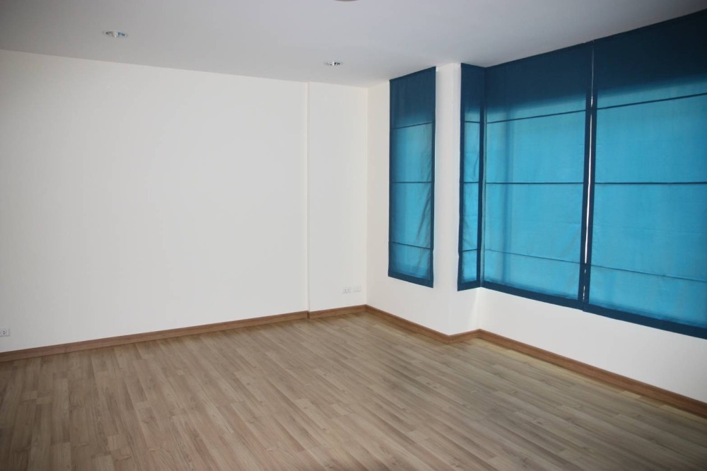 ทาวน์โฮม พรีเมี่ยมเพลส 5 ถนนนวลจันทร์ / 3 ห้องนอน (ขาย), Premium Place 5 Nuanchan / Townhome 3 Bedrooms (FOR SALE) RUK439