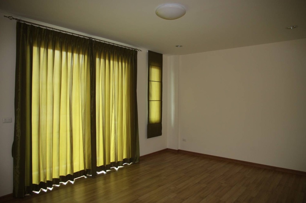 ทาวน์โฮม พรีเมี่ยมเพลส 5 ถนนนวลจันทร์ / 3 ห้องนอน (ขาย), Premium Place 5 Nuanchan / Townhome 3 Bedrooms (FOR SALE) RUK439