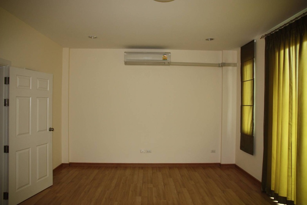 ทาวน์โฮม พรีเมี่ยมเพลส 5 ถนนนวลจันทร์ / 3 ห้องนอน (ขาย), Premium Place 5 Nuanchan / Townhome 3 Bedrooms (FOR SALE) RUK439