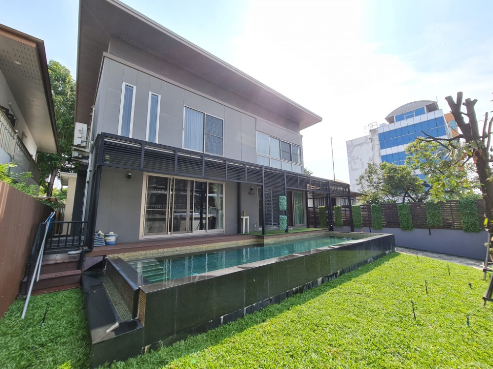 บ้านเดี่ยว ซอยรามคำแหง 24 แยก 24 / 2 ห้องนอน (ขายหร้อมผู้เช่า), Detached House Soi Ramkhamhaeng 24 Yaek 24 / 2 Bedrooms (SALE WITH TENANT) COF450