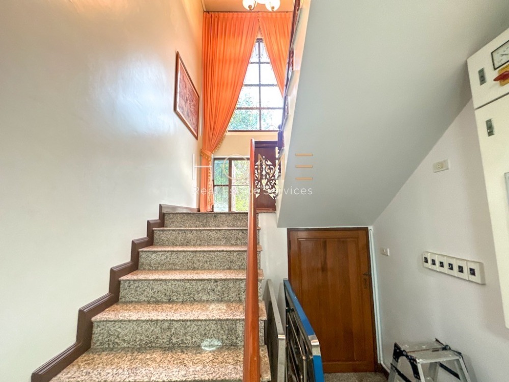 บ้านเดี่ยวพร้อมที่ดิน ซอย ลาซาล 32 / 1 ไร่ (ขาย), House with Land Soi Lasalle 32 / 1,600 Square Metre (FOR SALE) PUY269